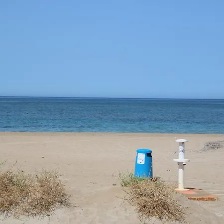 فيلة Las Marinas Th دينايا